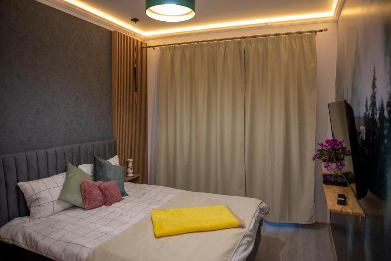 Cross Caraiman View 1 Apartment บุชเตนี ภายนอก รูปภาพ