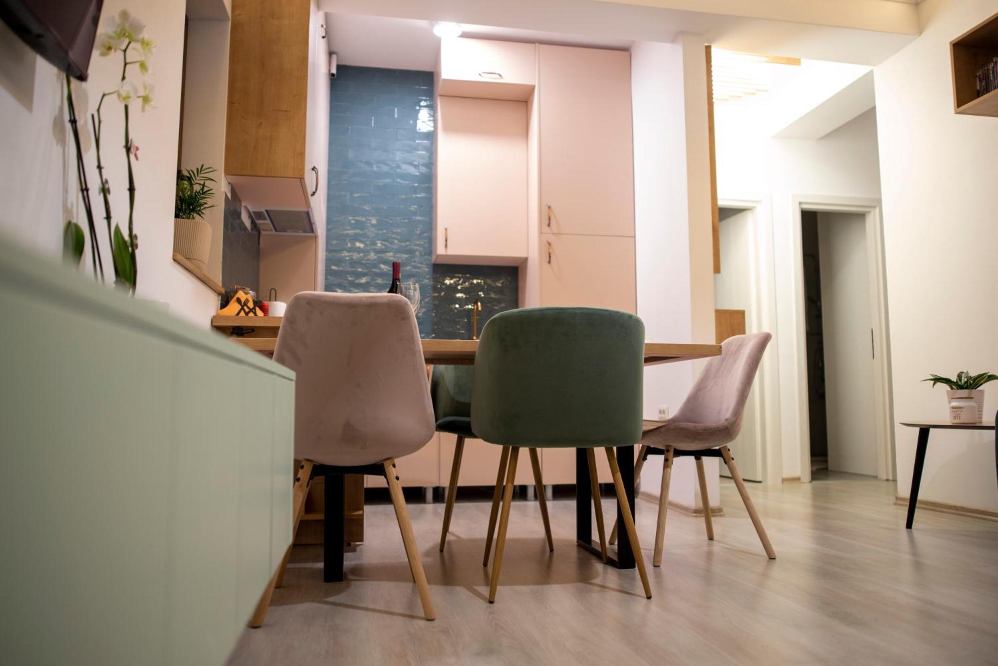 Cross Caraiman View 1 Apartment บุชเตนี ภายนอก รูปภาพ