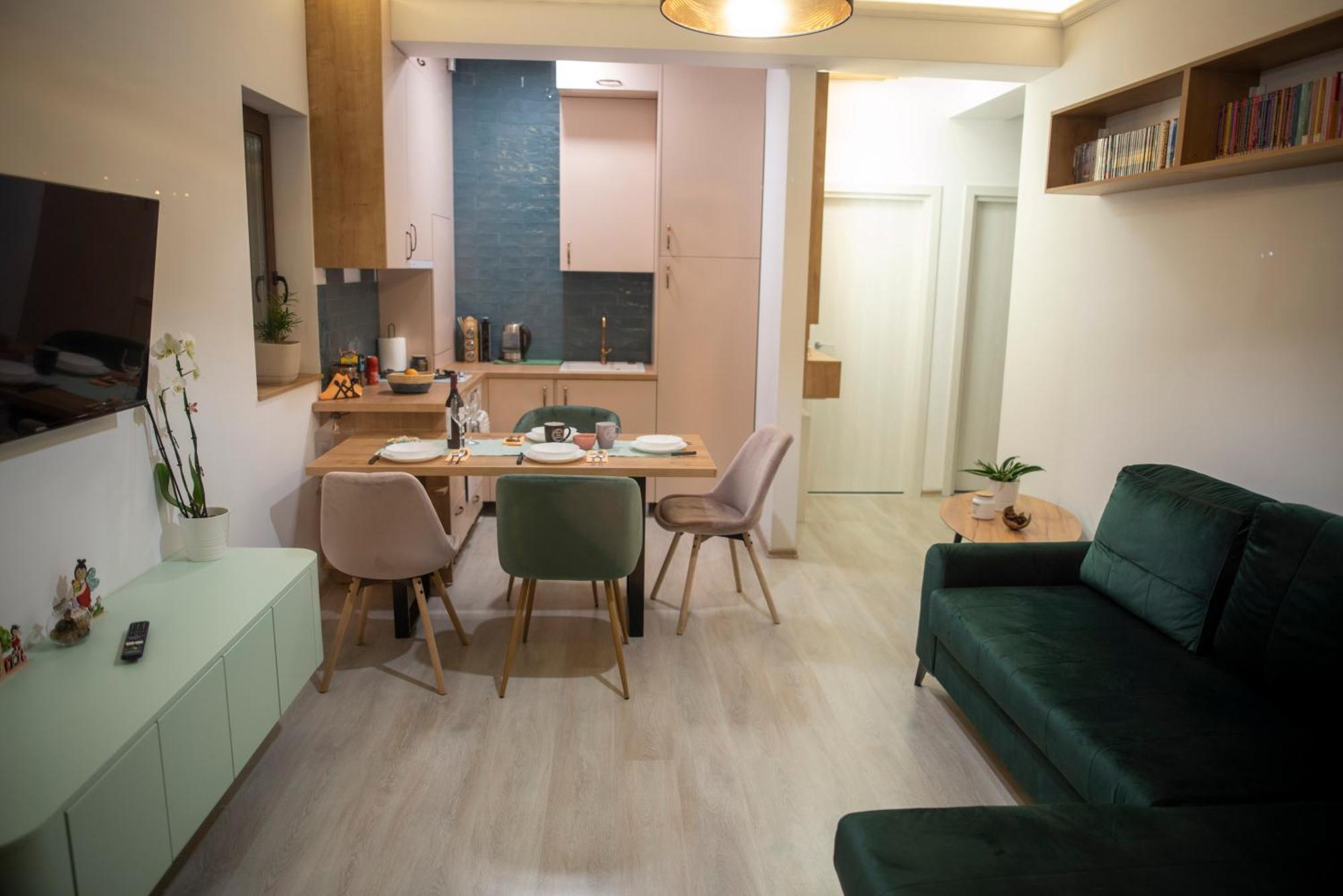 Cross Caraiman View 1 Apartment บุชเตนี ภายนอก รูปภาพ