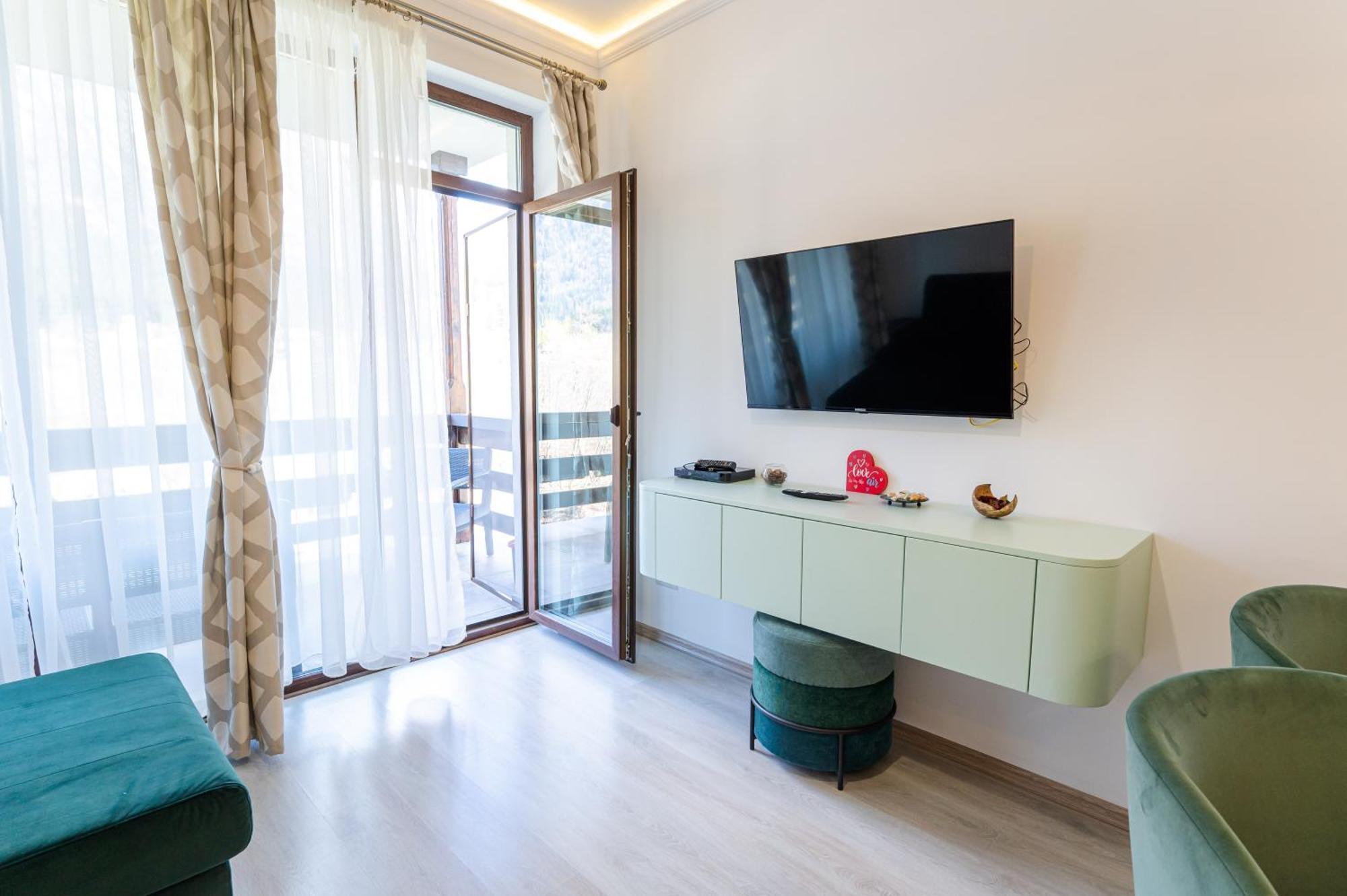 Cross Caraiman View 1 Apartment บุชเตนี ภายนอก รูปภาพ